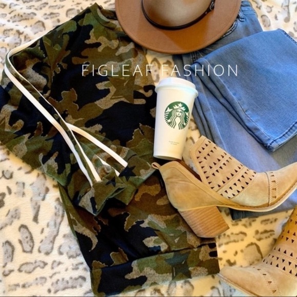 Camo Pullover with Striped Sleeves - Picture 1 of 6
